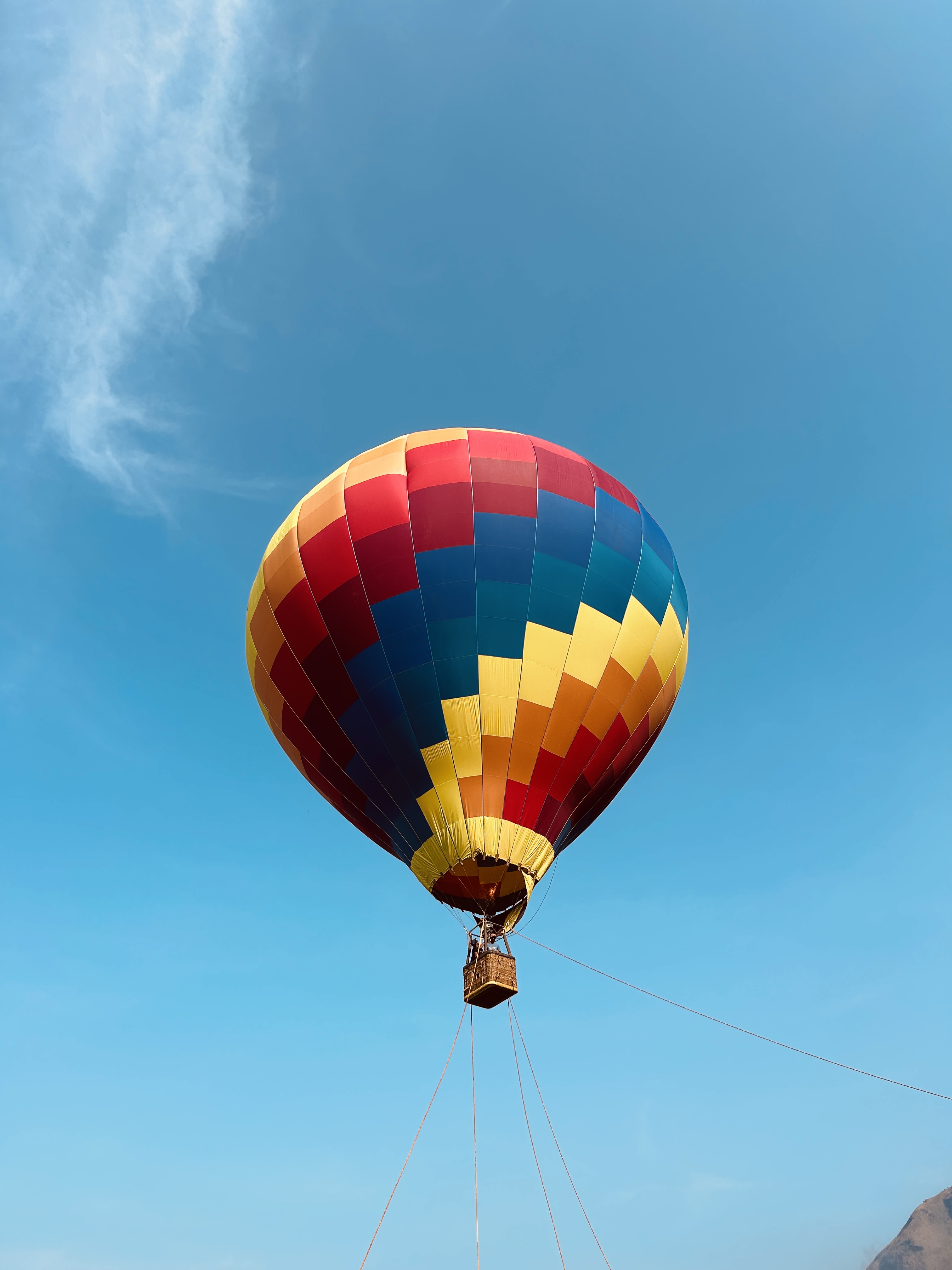 Hot air balloon over Munnar's tea plantations